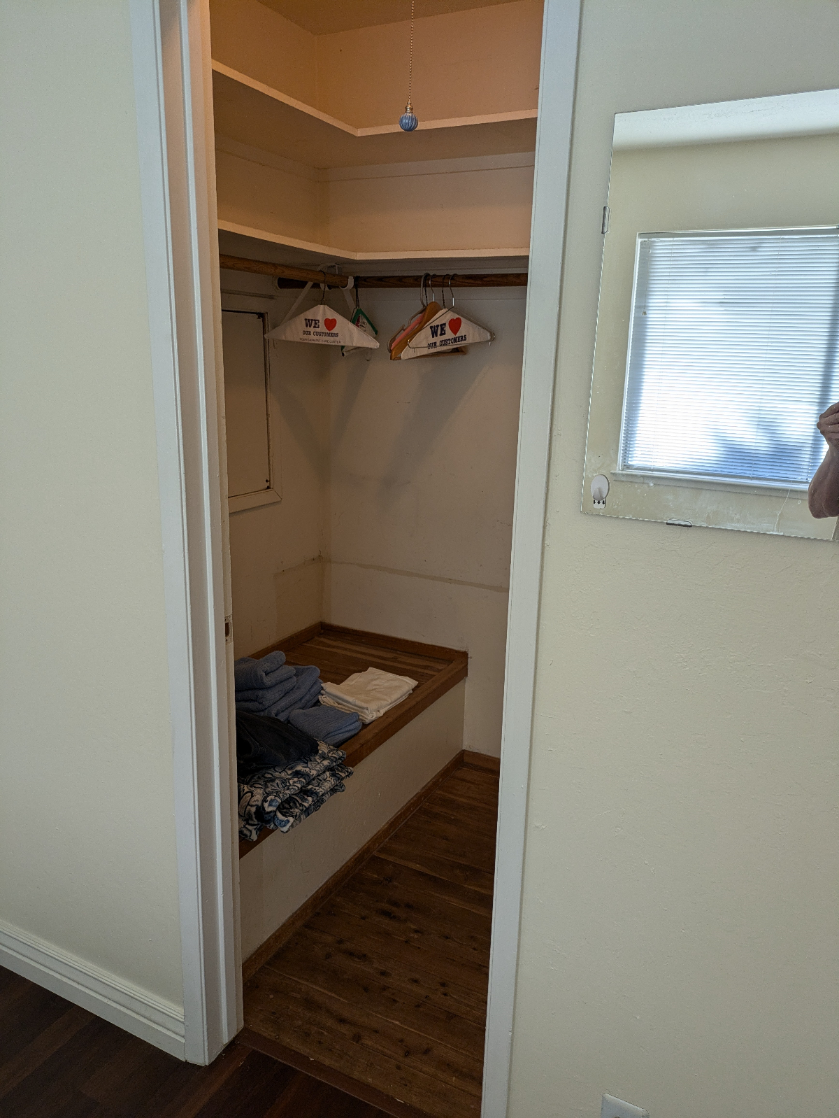 Private Room/Shared Bath, dogs welcomed - Photo 4