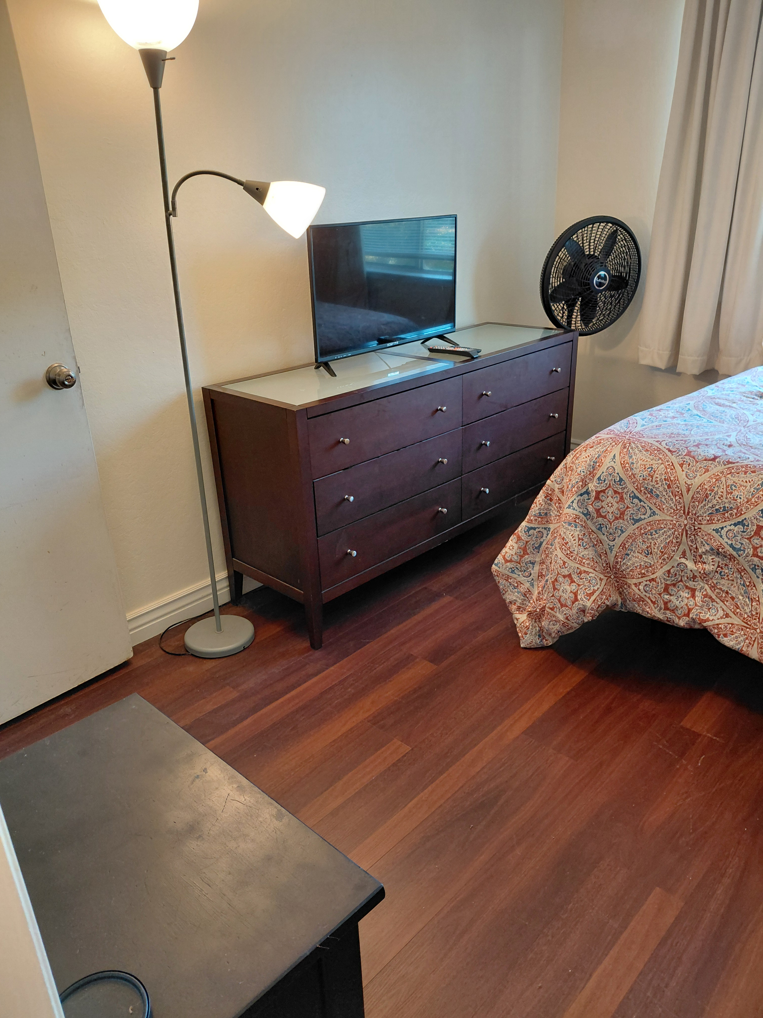 Private Room/Shared Bath, dogs welcomed - Photo 2