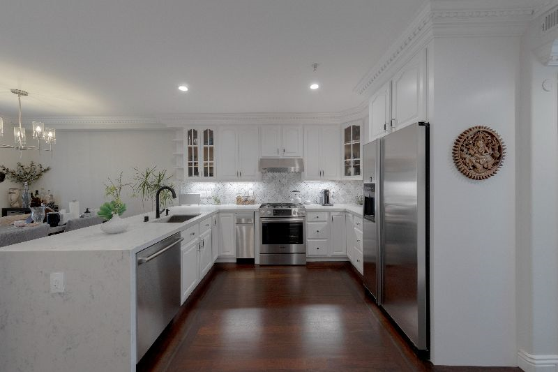 Luxurious Condo Near GG Park - Photo 3