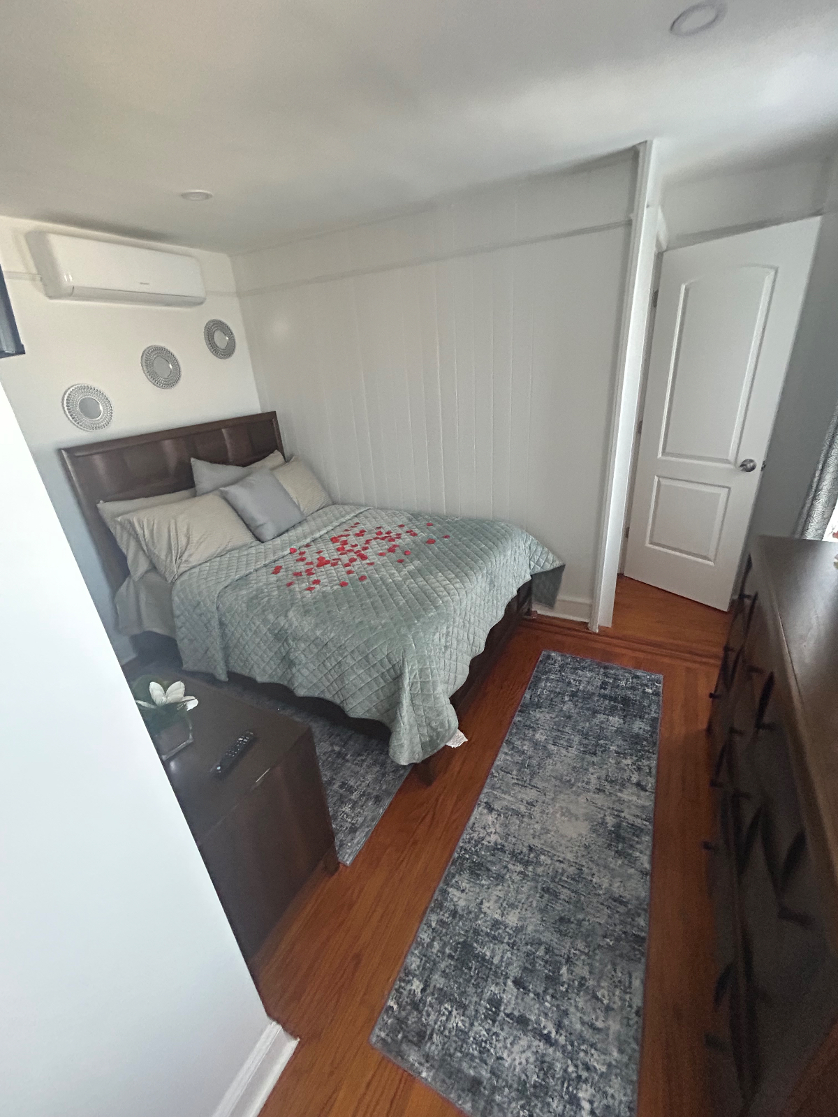 Cozy duplex close to hospitals , Barclay Center, JFK, lots of parks, shops and restaurant. Close to  - Photo 7