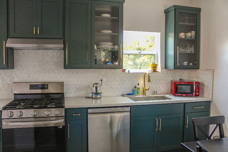 Spacious Private Room | Central LA Location Near USC & DTLA - Photo 3