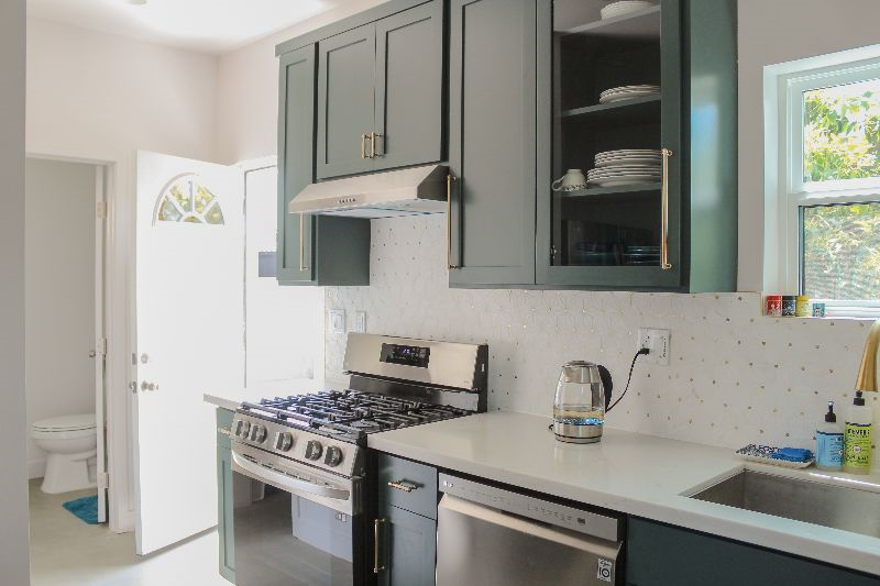 Spacious Private Room | Central LA Location Near USC & DTLA - Photo 4
