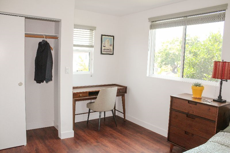 Spacious Private Room | Central LA Location Near USC & DTLA - Photo 2