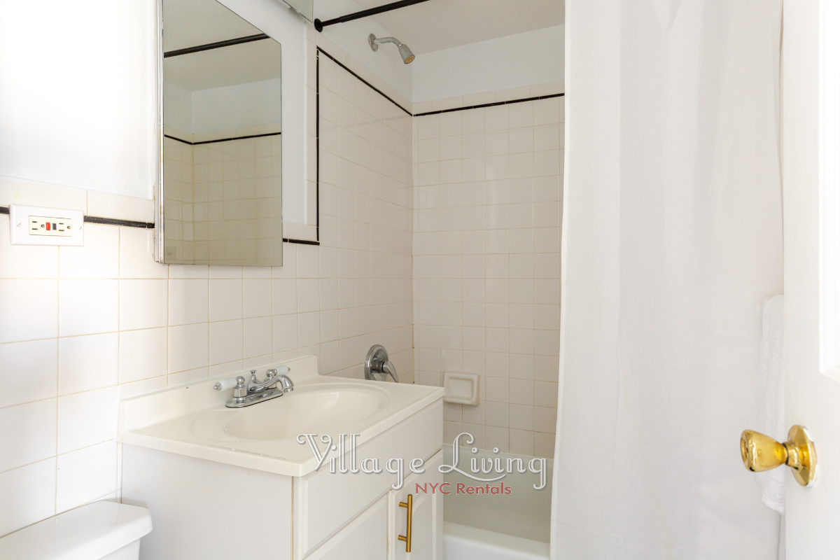 Charming studio in the heart of the West Village - Photo 10