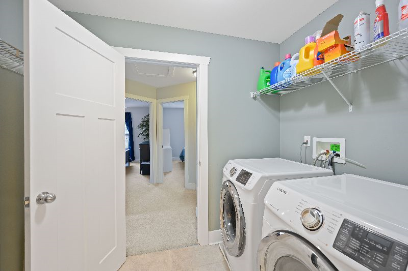 Cincinnati Charmer - Clean, Safe, Convenient - Photo 7