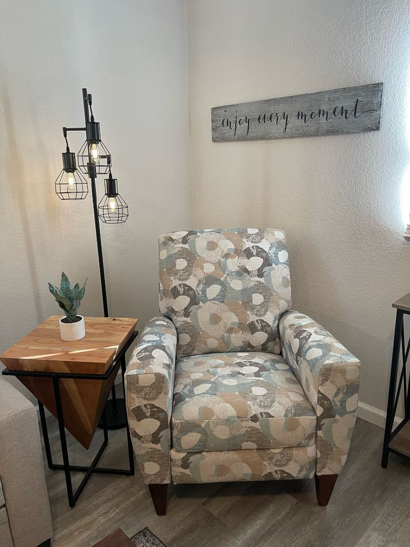 No. 4 - Beautiful newly remodeled downstairs unit - Photo 9