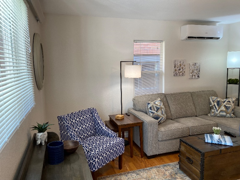 No. 4 - Beautiful newly remodeled downstairs unit - Photo 3