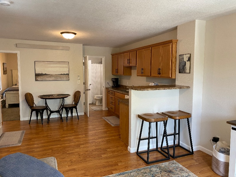 No. 4 - Beautiful newly remodeled downstairs unit - Photo 6