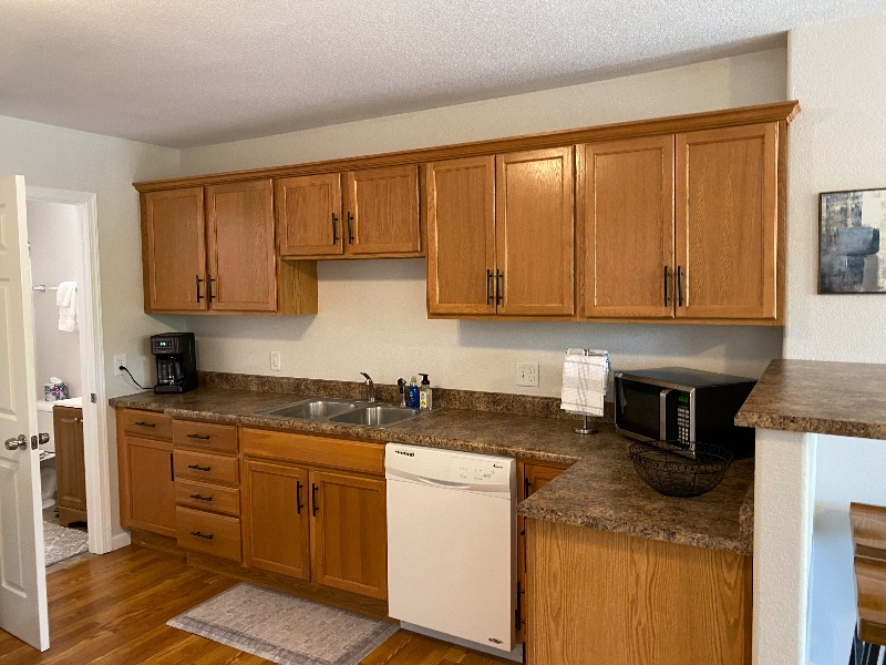No. 4 - Beautiful newly remodeled downstairs unit - Photo 7