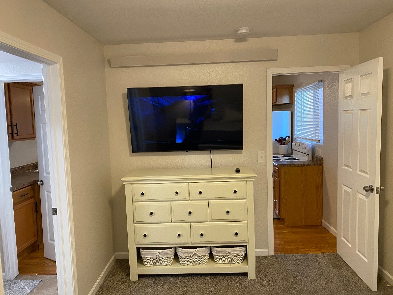No. 4 - Beautiful newly remodeled downstairs unit - Photo 12