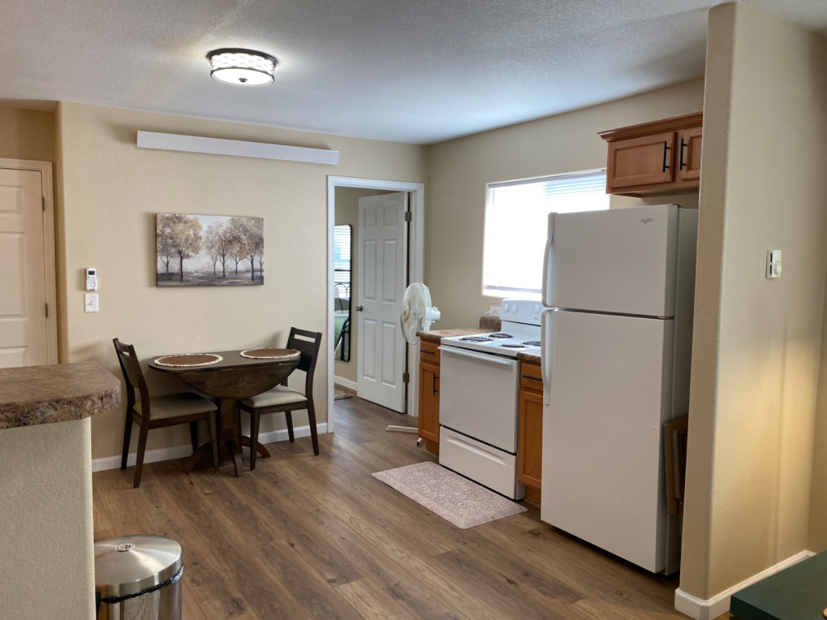 No. 4 - Beautiful newly remodeled downstairs unit - Photo 9