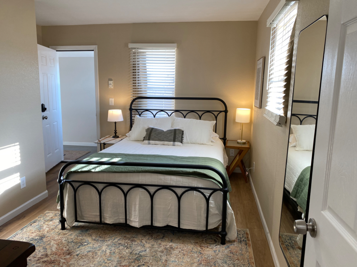 No. 4 - Beautiful newly remodeled downstairs unit - Photo 12