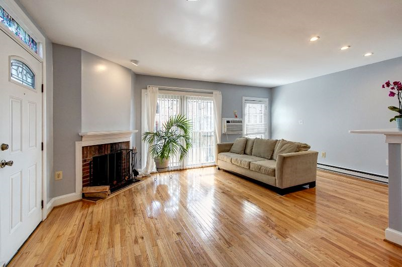 Sunny two bedroom on Capitol Hill in Wash DC - Photo 5