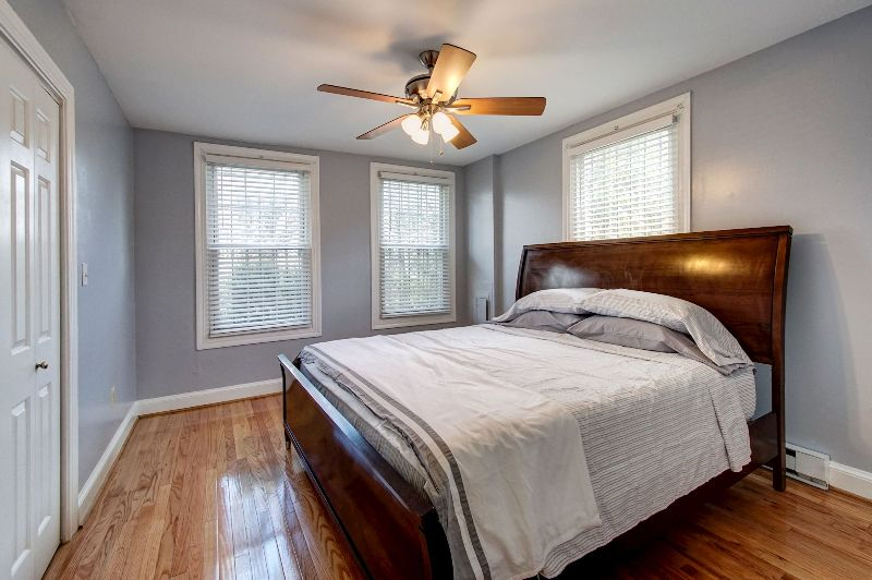 Sunny two bedroom on Capitol Hill in Wash DC - Photo 8