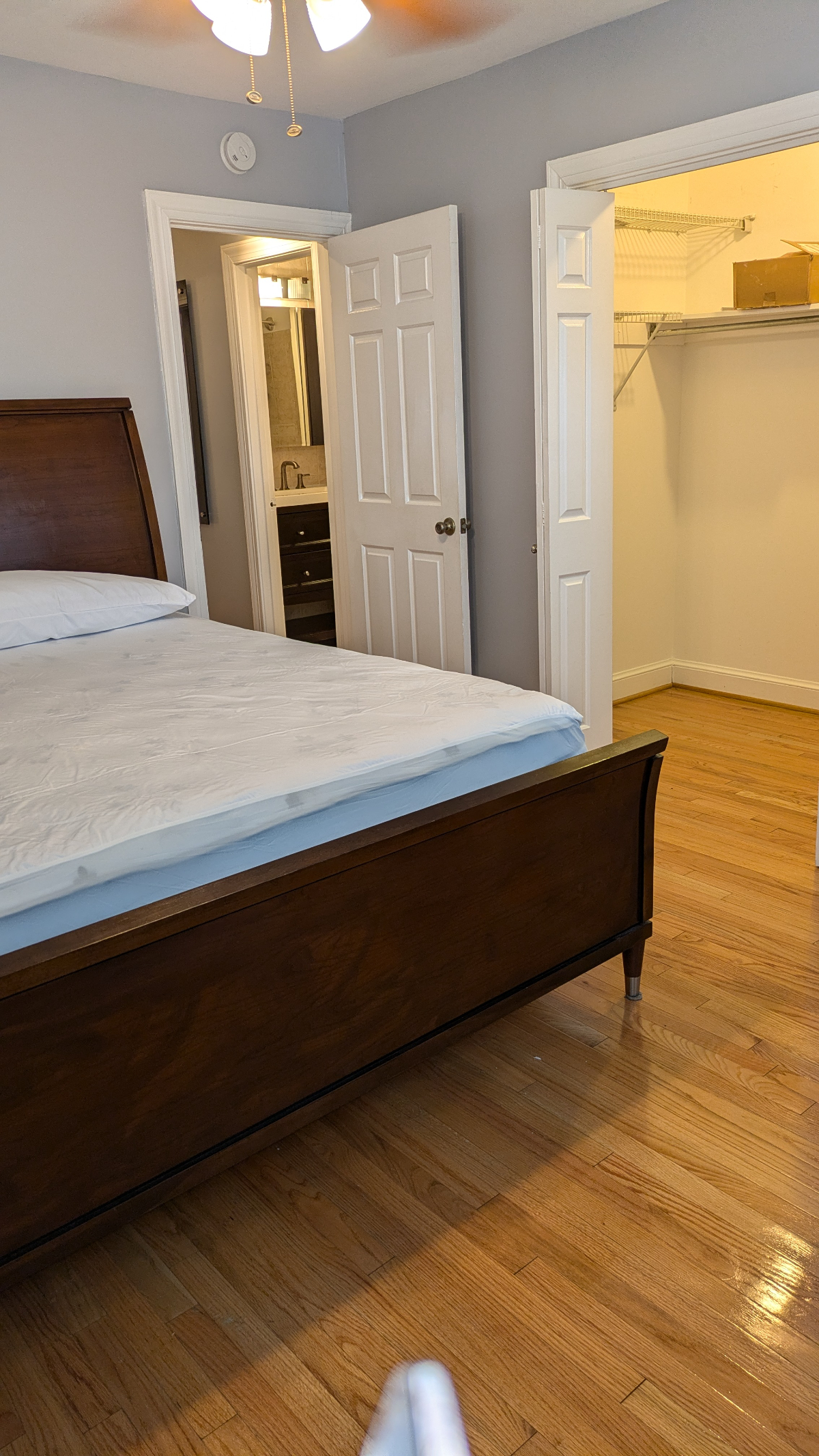 Sunny two bedroom on Capitol Hill in Wash DC - Photo 11