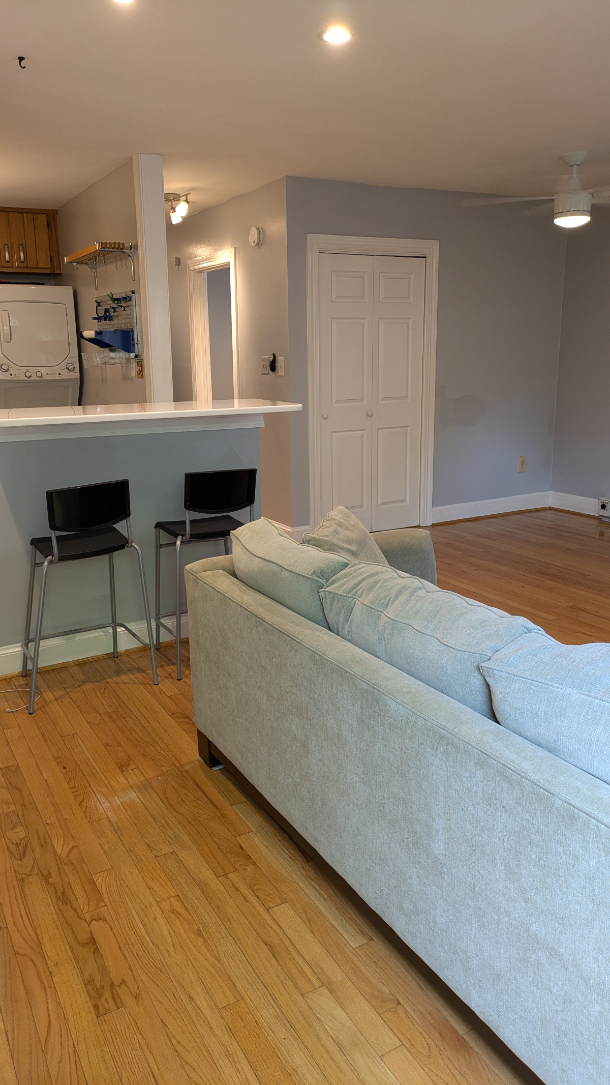 Sunny two bedroom on Capitol Hill in Wash DC - Photo 2