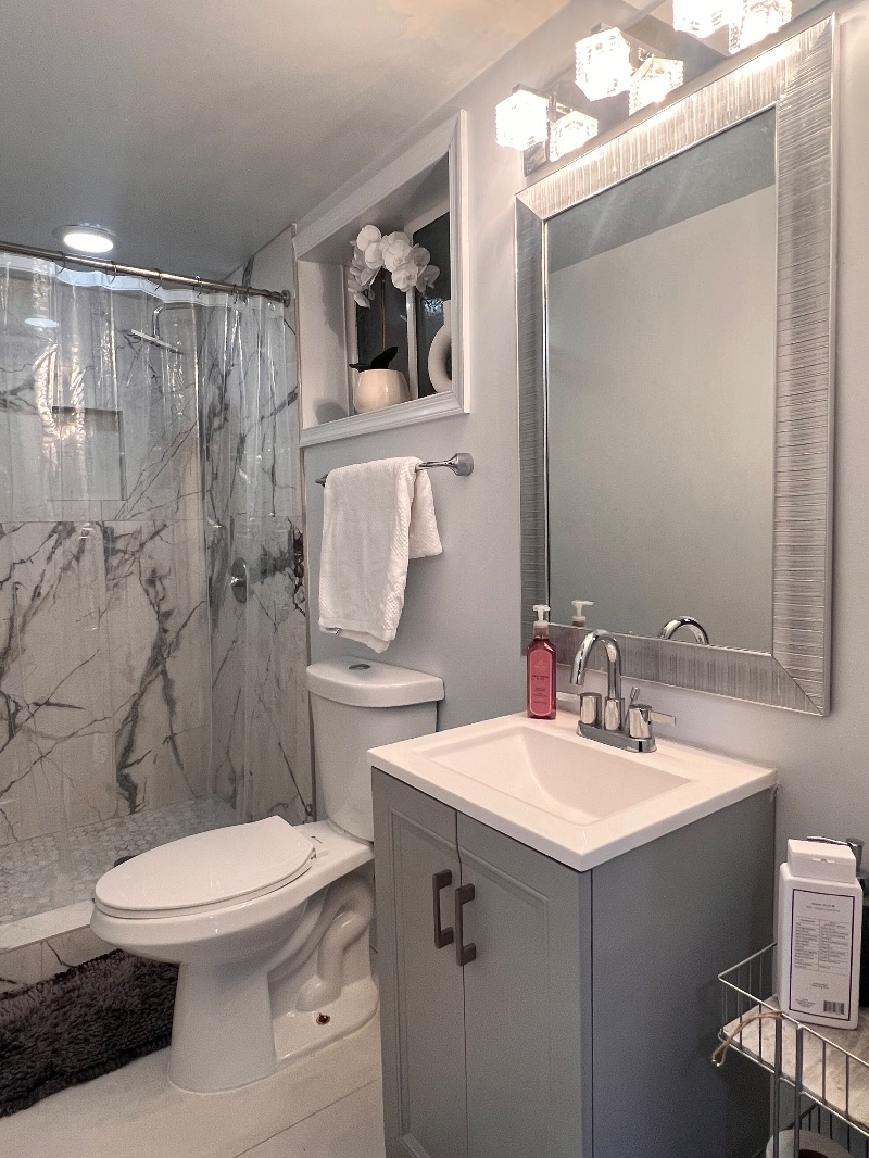 Fully Furnished DC Ground Floor Studio with Private Entrance - Photo 3