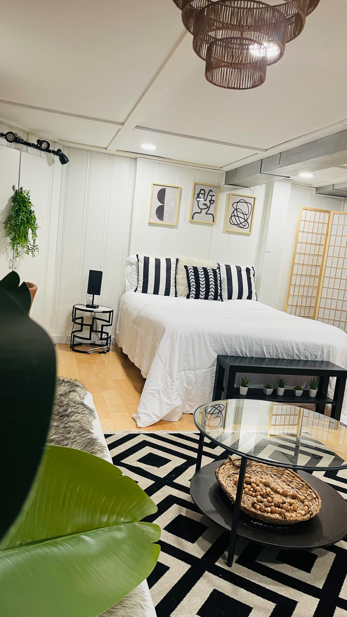 Fully Furnished DC Ground Floor Studio  with Private Entrance - Photo 11