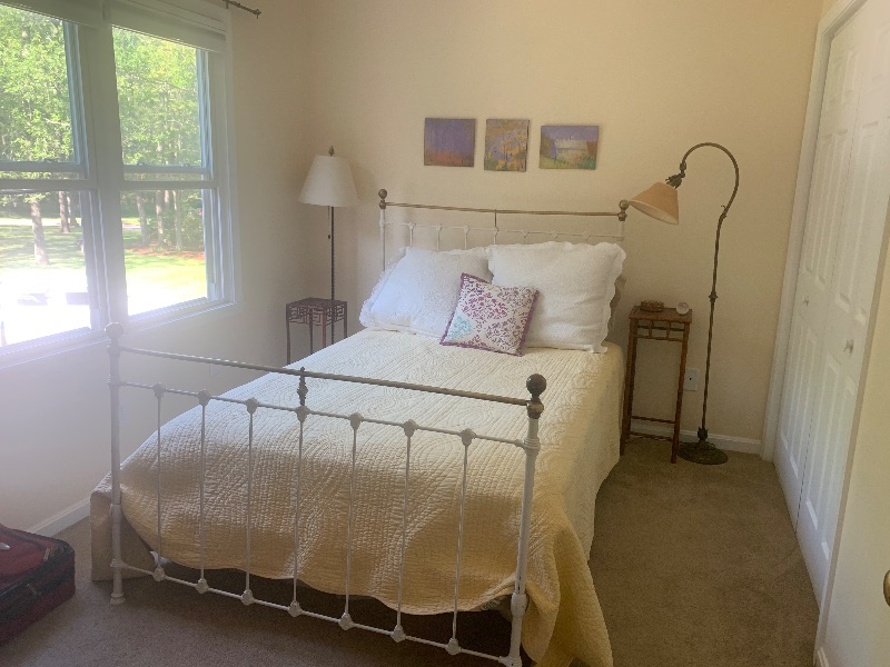 Cozy private room with shared bathroom - Photo 1