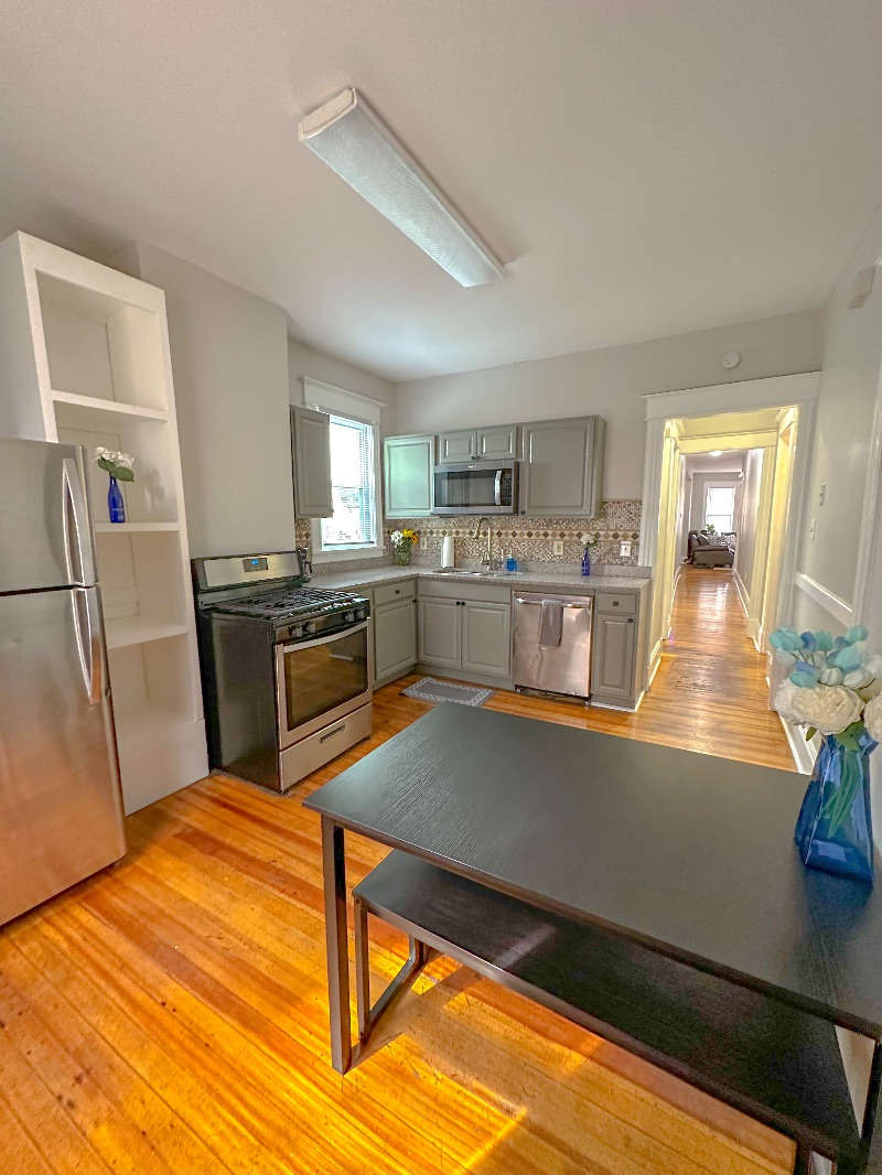 ''The Leo Home'' Private Bedrooms - Shared Bathroom/Living/Kitchen - .73 miles to Albany Med - Photo 11