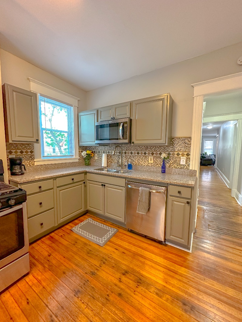 ''The Leo Home'' Private Bedrooms - Shared Bathroom/Living/Kitchen - .73 miles to Albany Med - Photo 10