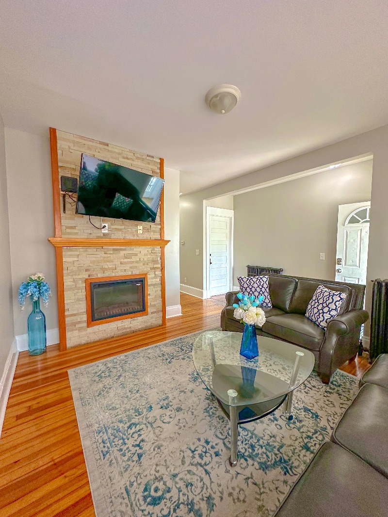 ''The Leo Home'' Private Bedrooms - Shared Bathroom/Living/Kitchen - .73 miles to Albany Med - Photo 1