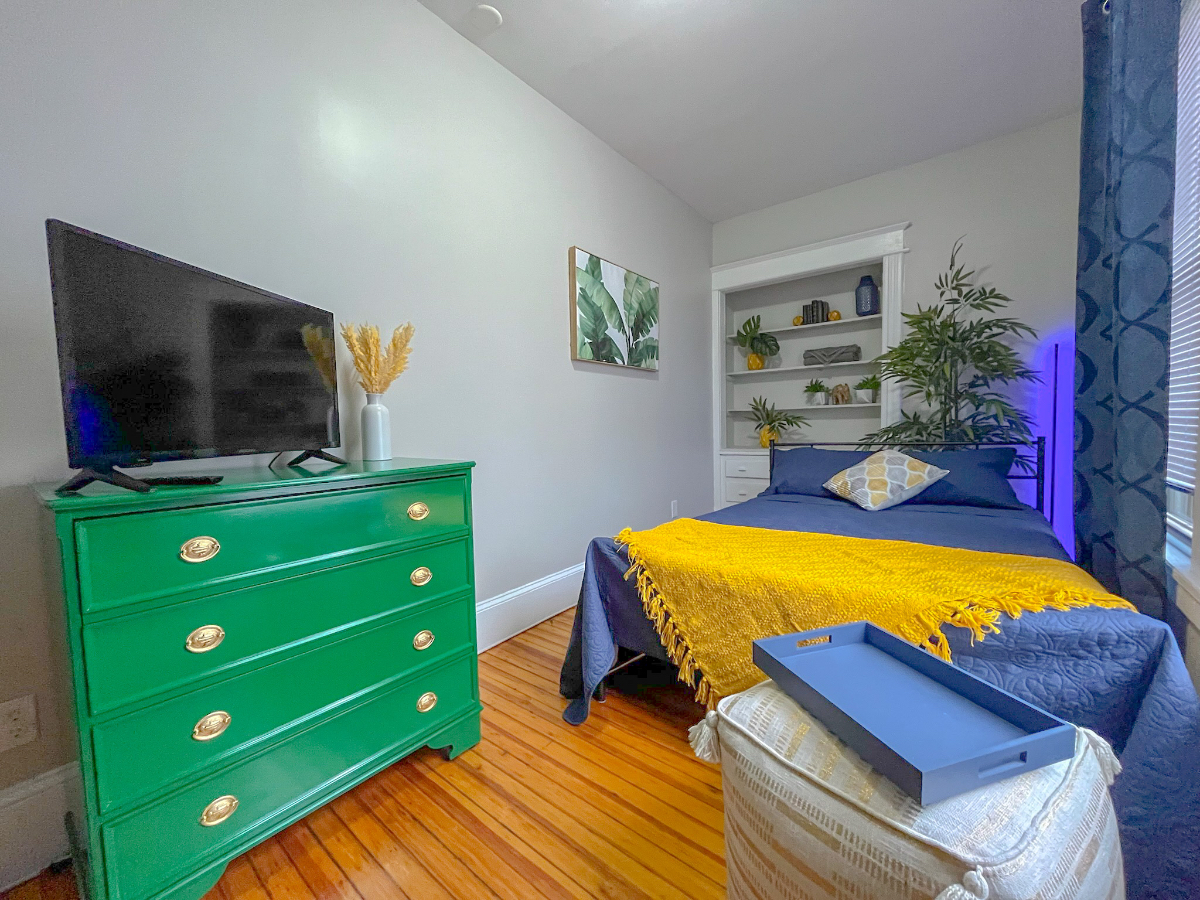 ''The Leo Home'' Private Bedrooms - Shared Bathroom/Living/Kitchen - .73 miles to Albany Med - Photo 3