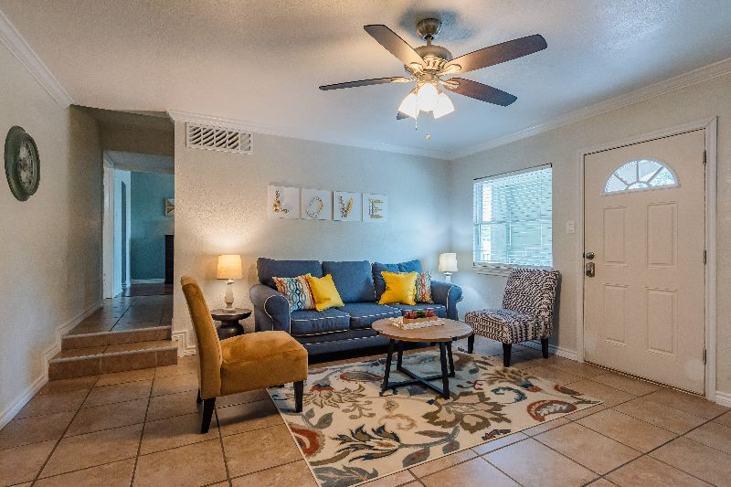Beautiful Apartment at the Botanical Garden - Photo 3