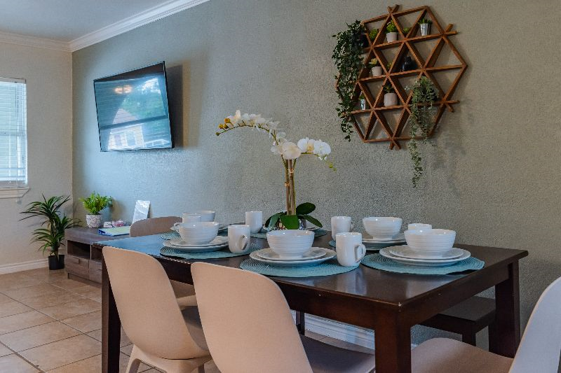 Beautiful Apartment at the Botanical Garden - Photo 12