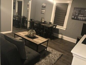Split Level 3 BDR Apt in quiet 2 Family House - Photo 4