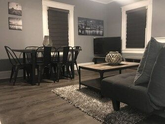 Split Level 3 BDR Apt in quiet 2 Family House - Photo 4