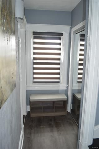Split Level 3 BDR Apt in quiet 2 Family House - Photo 11