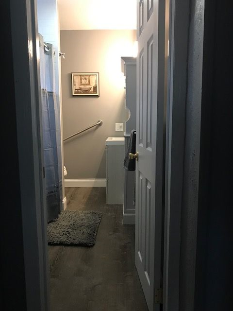 Split Level 3 BDR Apt in quiet 2 Family House - Photo 8