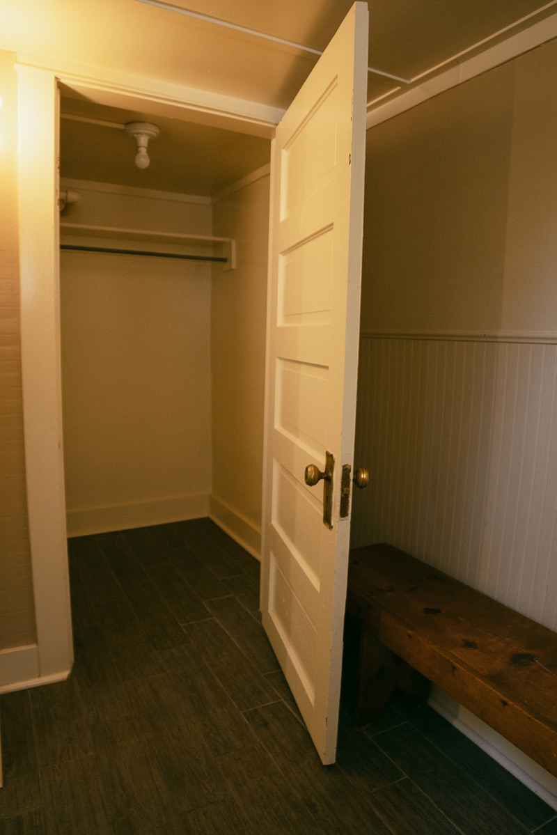 downtown farmhouse luxe living - Photo 12