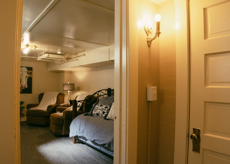 downtown farmhouse luxe living - Photo 11