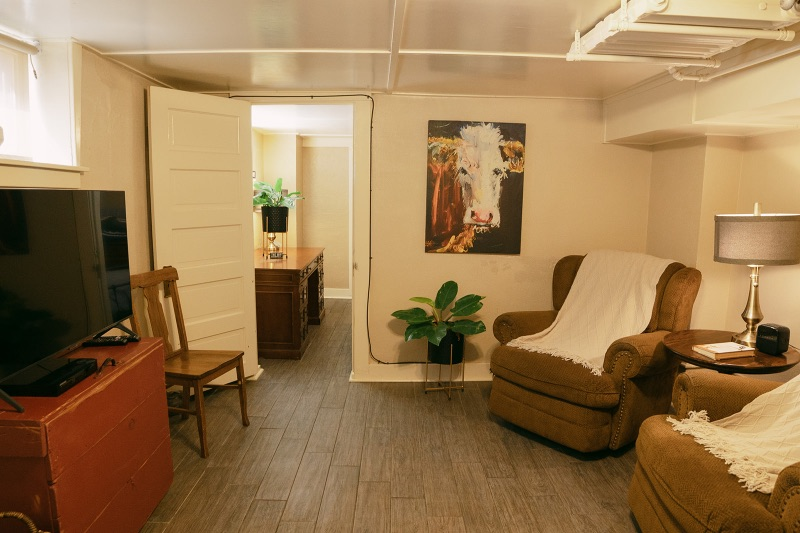 downtown farmhouse luxe living - Photo 7