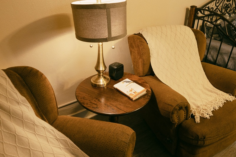 downtown farmhouse luxe living - Photo 10