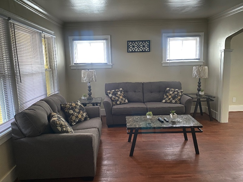 Fully Furnished Property Close to Local Hospital - Photo 5