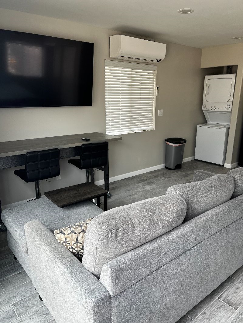 San Diego Studio - Photo 3