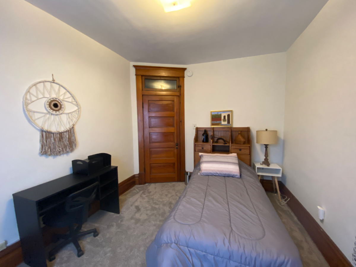 Cozy home located in the historic section of Morgantown, West Virginia - Photo 2