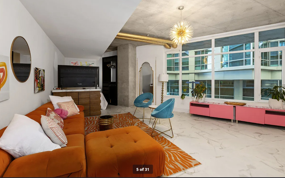 Luxury 1 Bedroom - Photo 4