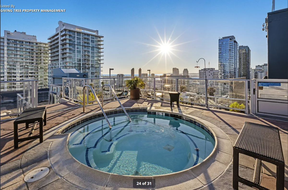 Luxury 1 Bedroom - Photo 2