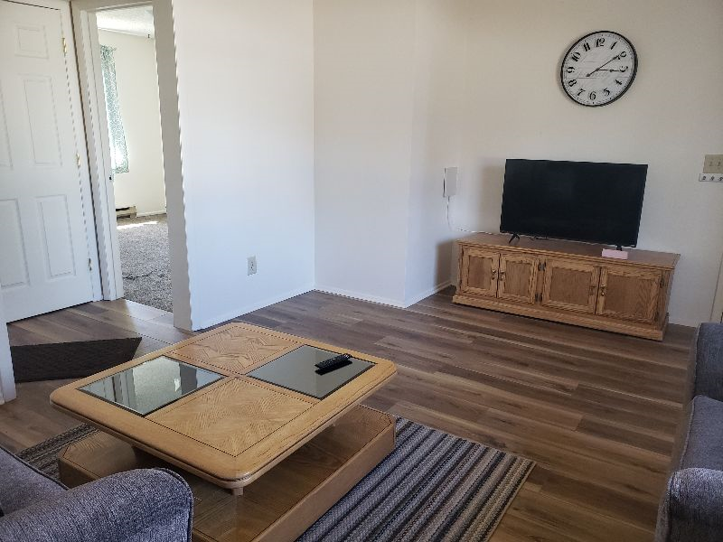 Cozy Duplex with Mountain Views - Photo 2