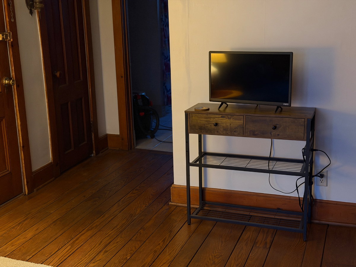 Elmira Near Arnot Hospital -  Nice 1BR Upper Apartment - 925 Includes All - Photo 8