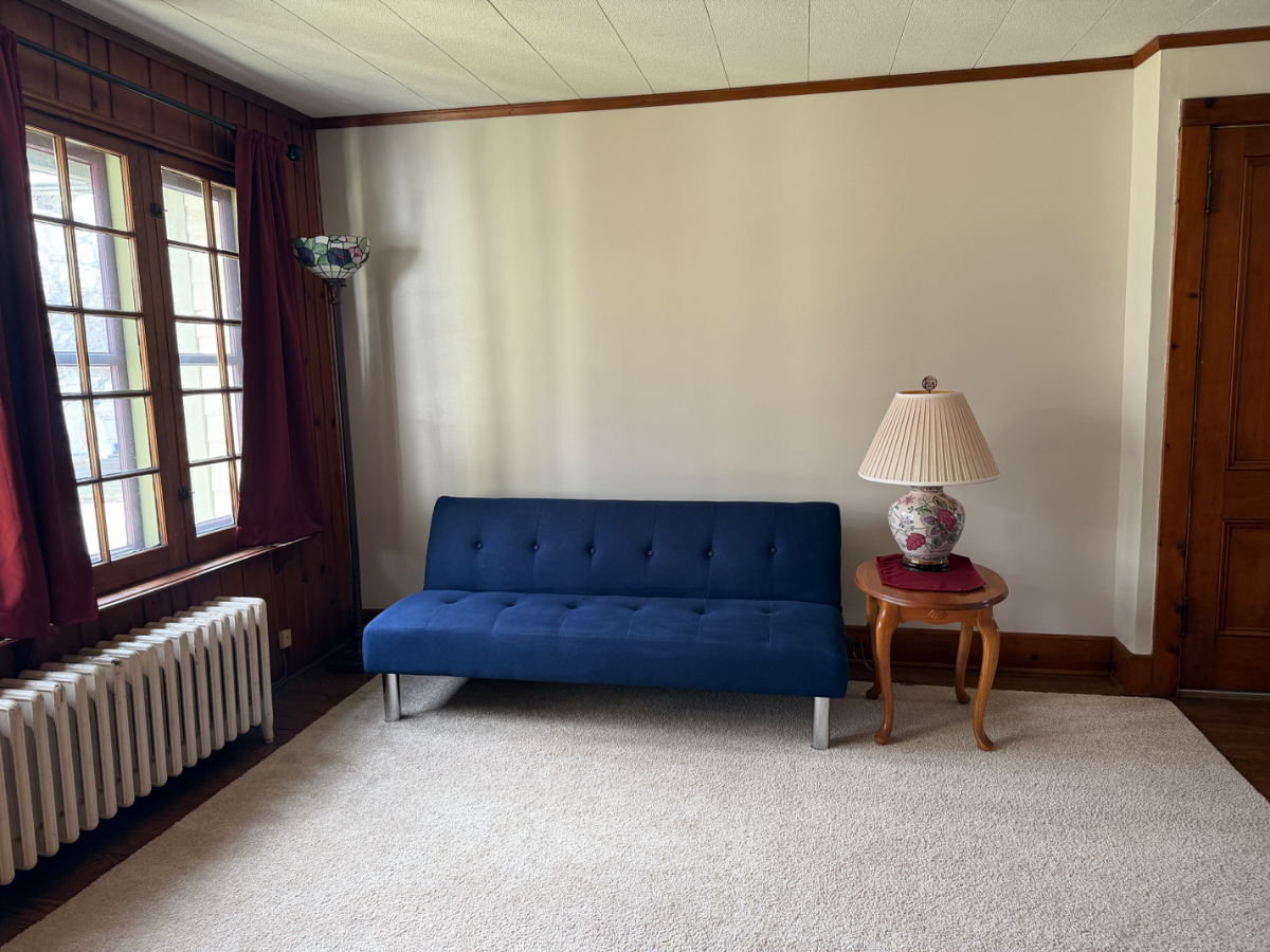 Elmira Near Arnot Hospital -  Nice 1BR Upper Apartment - 925 Includes All - Photo 2