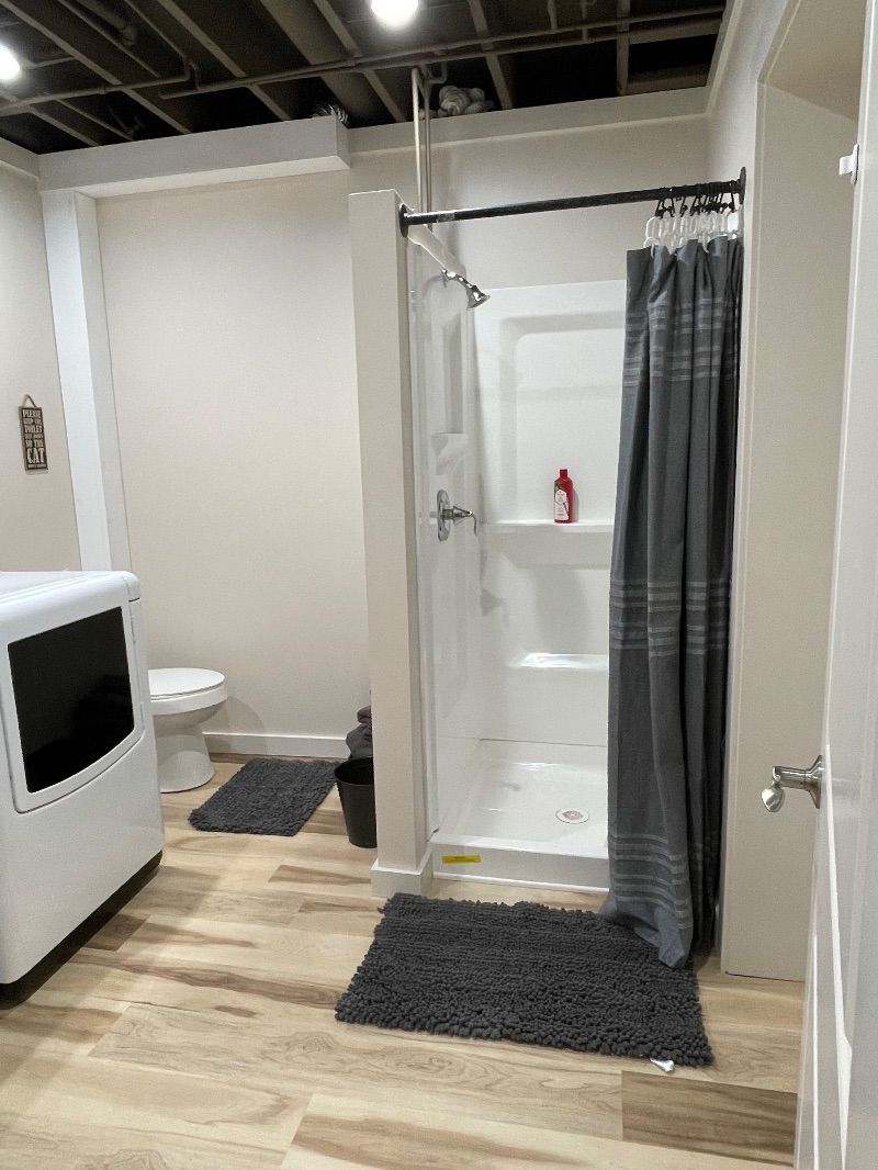 Private Entrance /Newly Finished Lower Level Studio Apartment - Photo 7