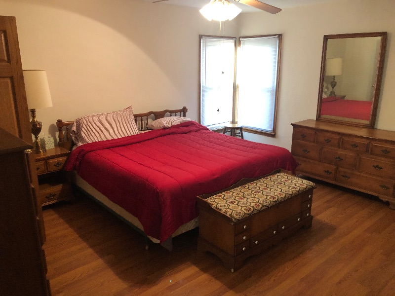 Low cost room from a local RN - Photo 3