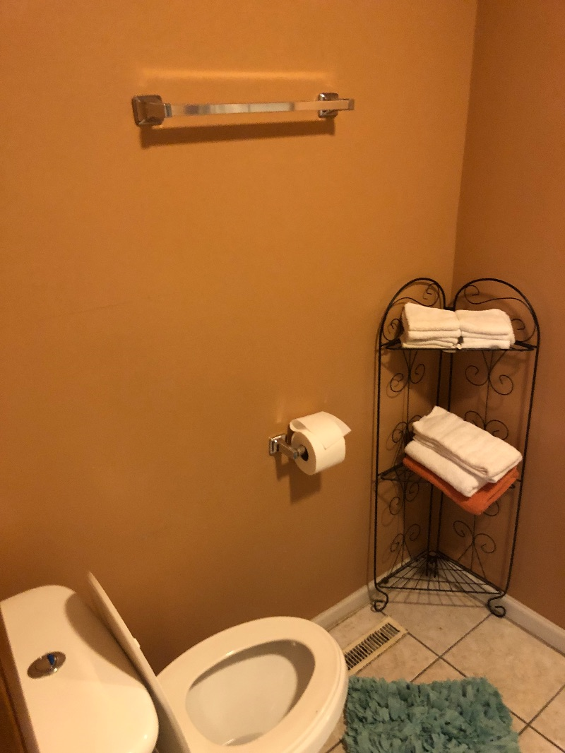Low cost room from a local RN - Photo 4