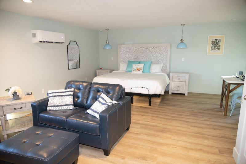 New! Private Luxury Studio Between Rolla/St....
