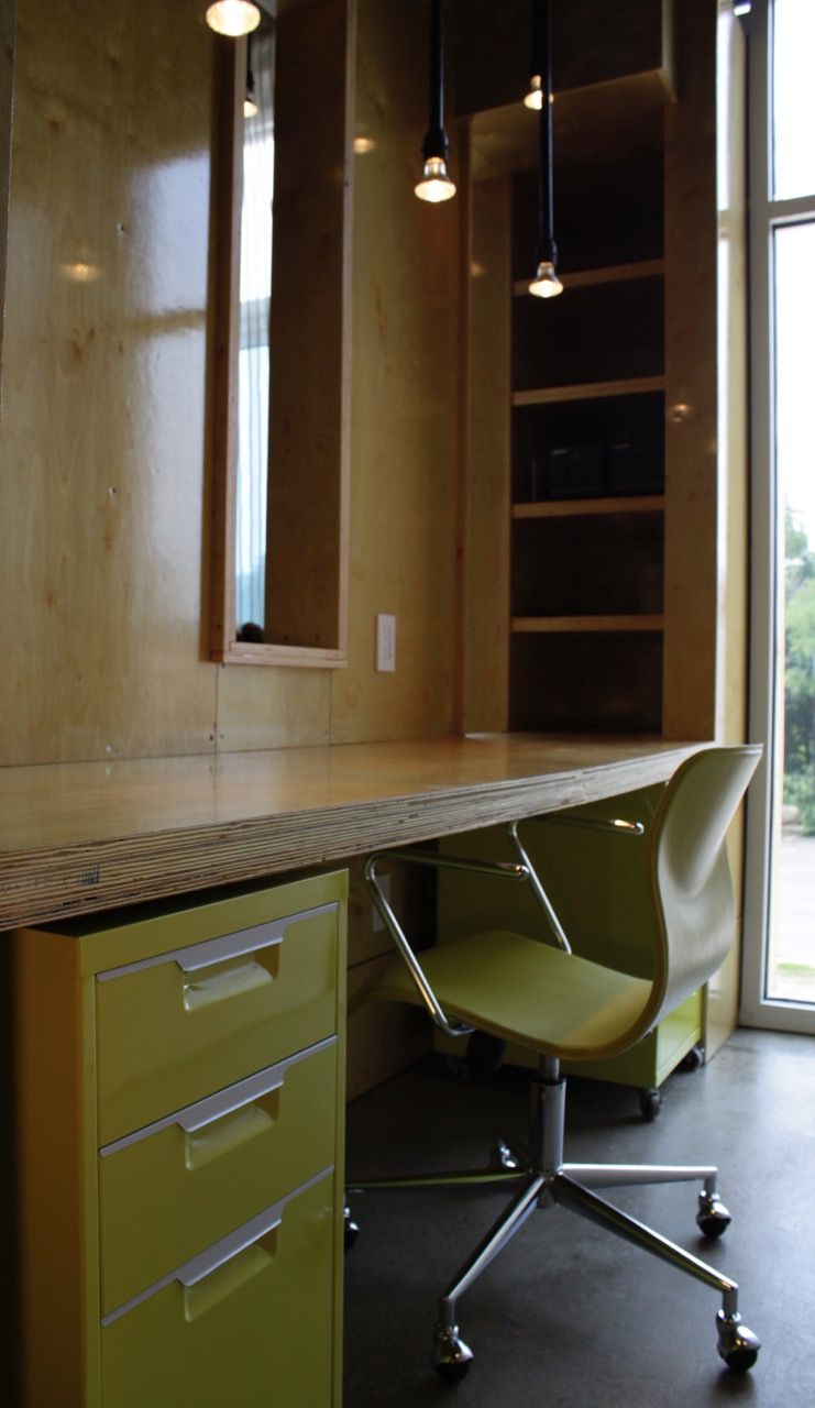 Living Zone - Photo 10